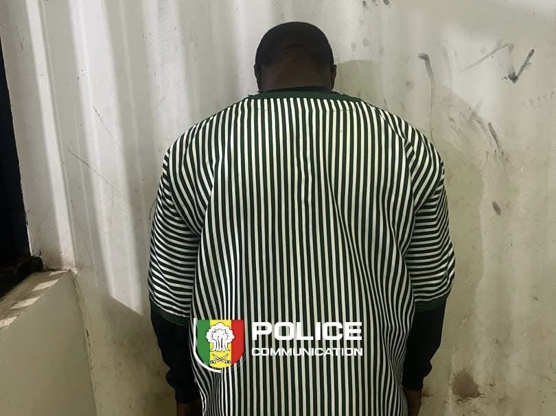 Escroquerie à 550 millions : un marabout “faiseur de milliardaires” tombe après une cavale à Dubaï