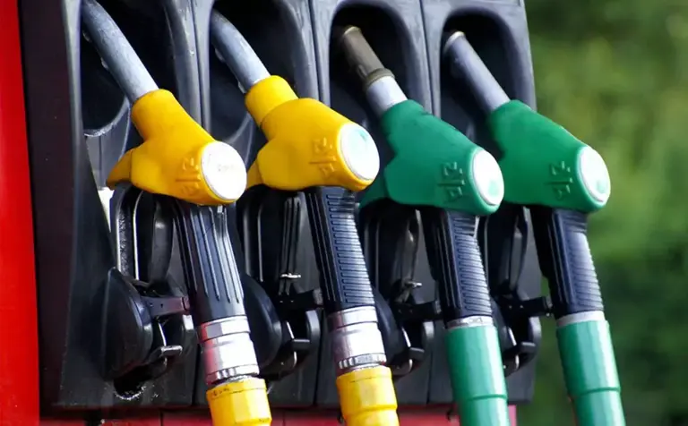 Carburant en Afrique : le Sénégal parmi les pays où les prix restent les plus élevés en avril 2026