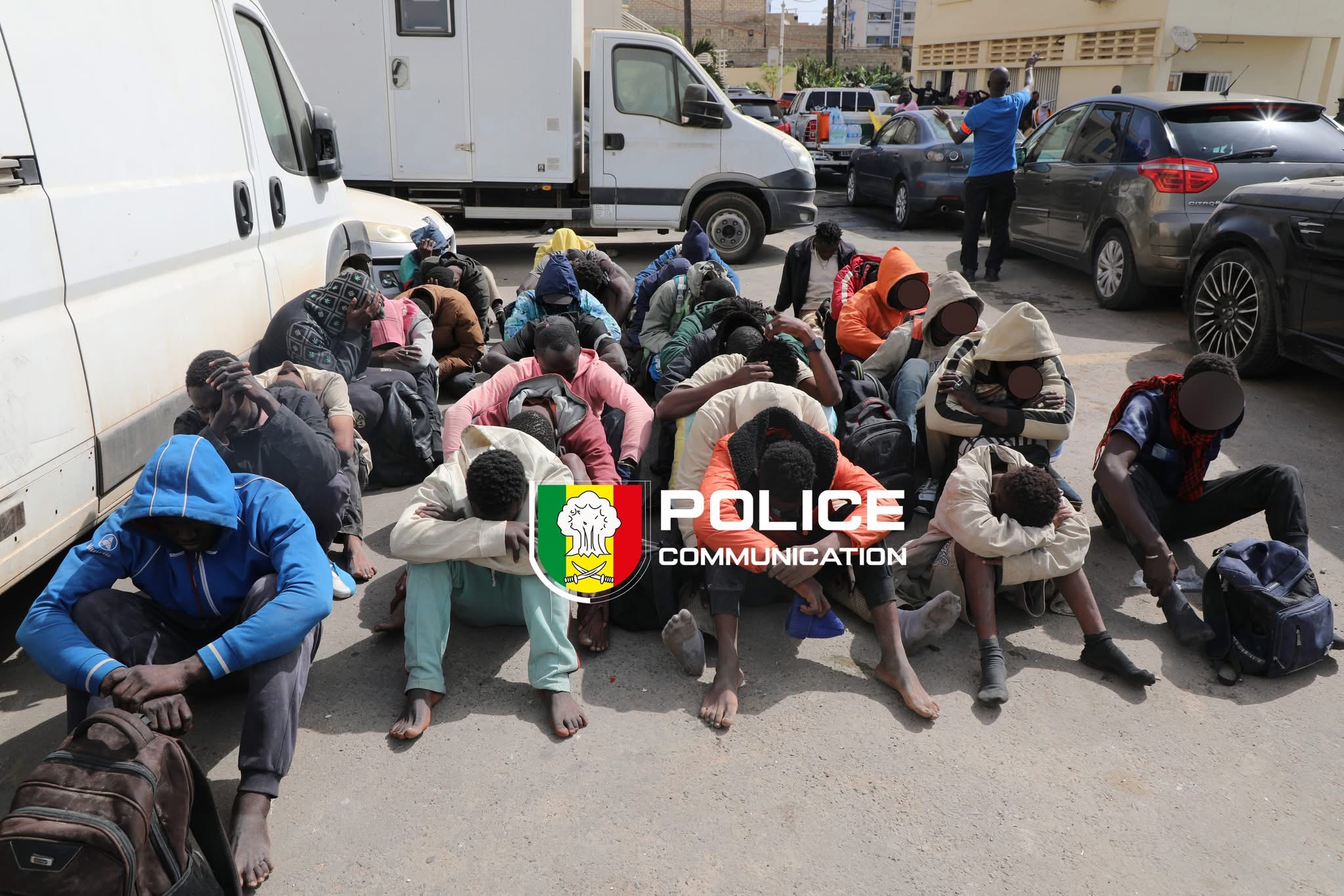 Migration irrégulière : 132 candidats, dont 10 mineurs et 1 nourrisson, interceptés au large après un départ de la Gambie