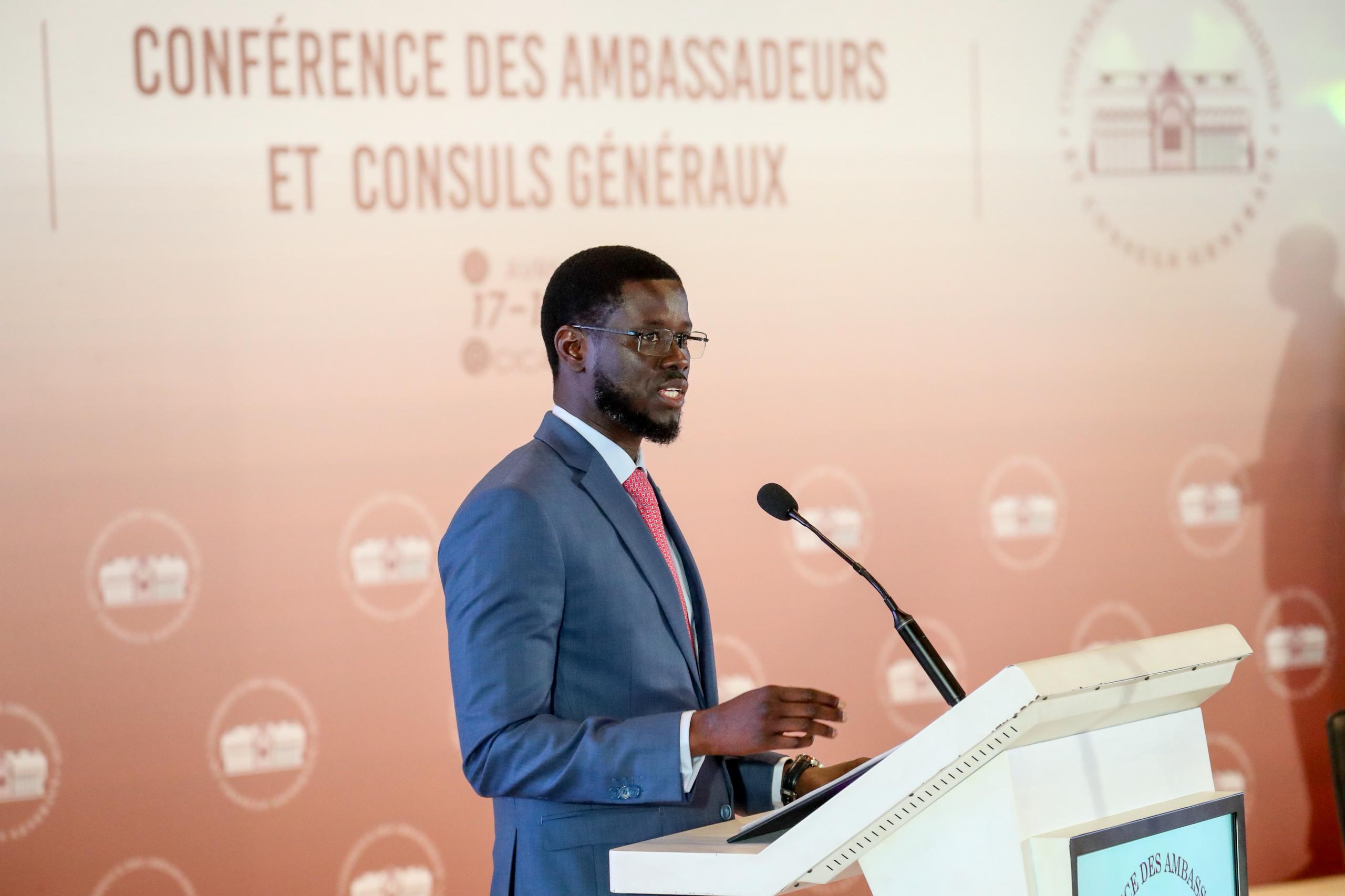 « Passer d’une diplomatie de présence à une diplomatie de souveraineté et de résultats » : Bassirou Diomaye Faye fixe le cap aux ambassadeurs sénégalais