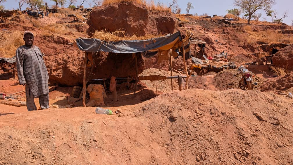 Chaos minier à Karakhéna : Afrigold dénonce une exploitation hors contrôle avec des milliers d’orpailleurs illégaux, chiffre l’ampleur des pertes et tire la sonnette d’alarme
