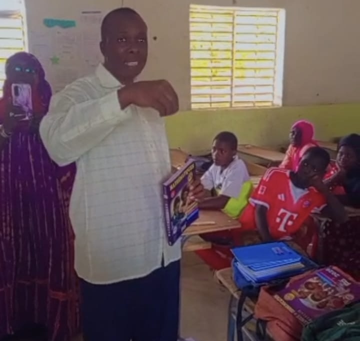 Bounkiling : le programme DELLUSIL offre des kits scolaires à des enfants réinsérés