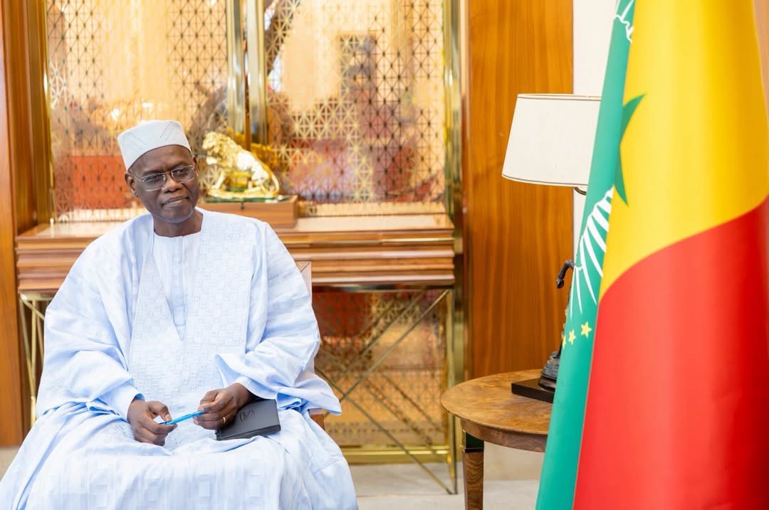 Sénégal : le Premier ministre Al Amine Lo trace une feuille de route en trois piliers et réaffirme sa loyauté institutionnelle