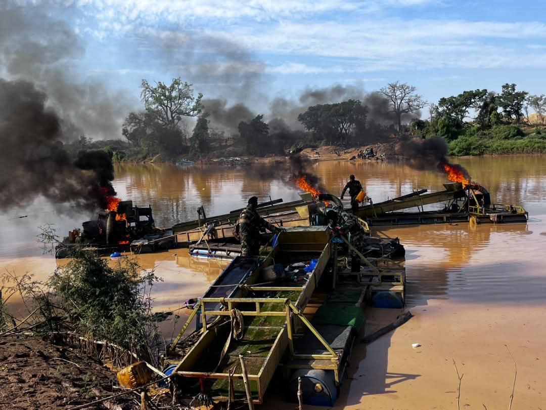 Saraya : les forces de défense et de sécurité intensifient la lutte contre l’orpaillage clandestin sur le fleuve Falémé