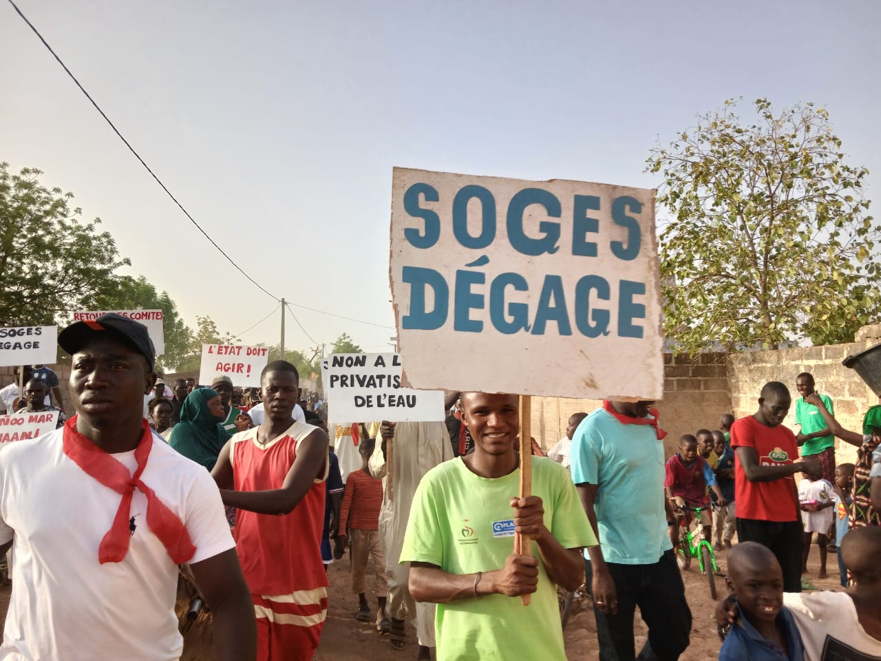 Koumpentoum-Marche pacifique : les populations exigent  le départ de la SOGES et le retour de l’eau dans les ménages.