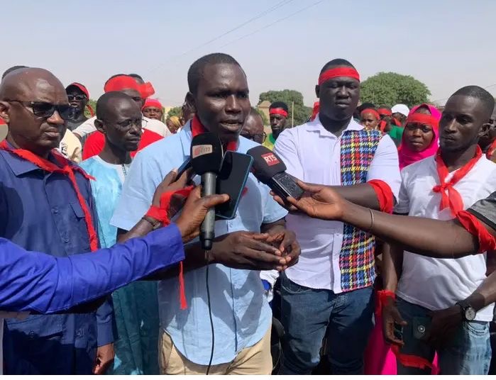 Kaolack : la jeunesse de Ndiedieng hausse le ton pour le bitumage de la route Ndiedieng–Lamaram
