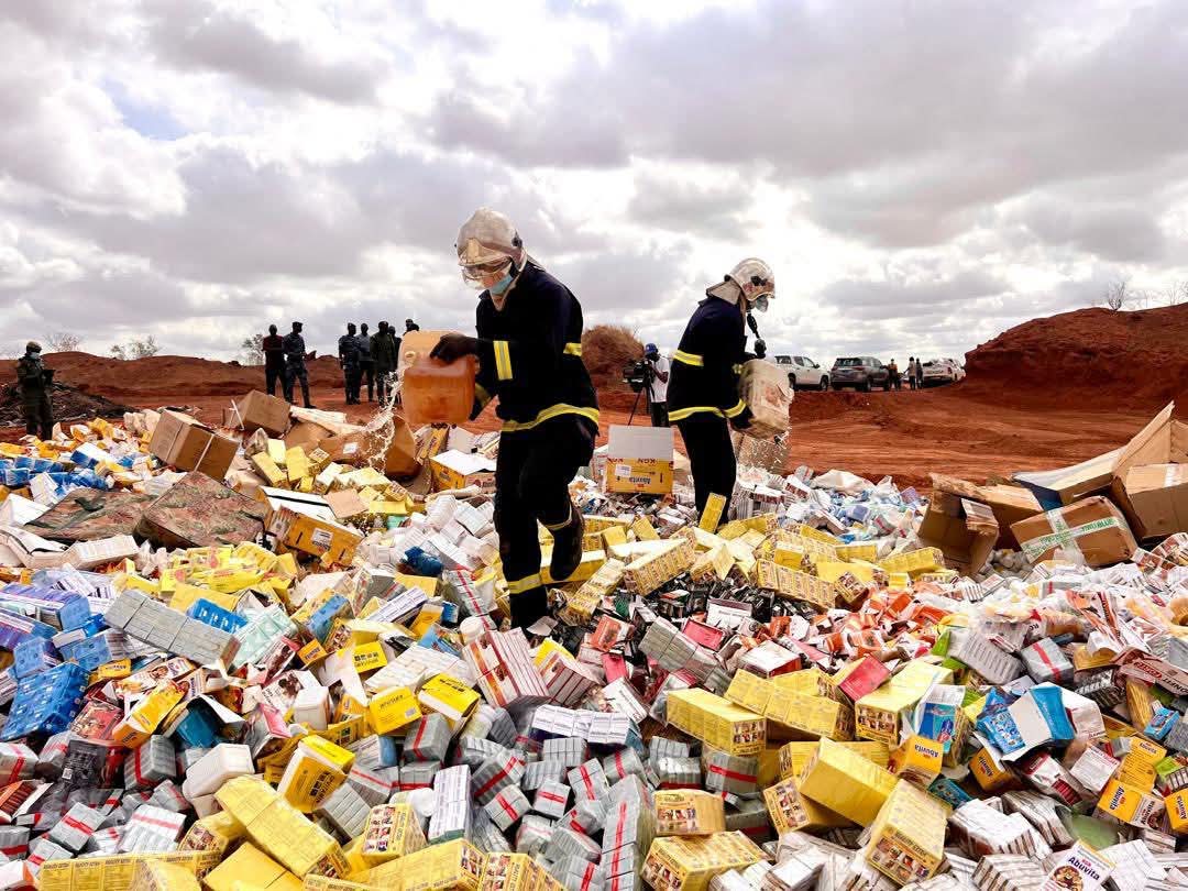 Kaffrine : Les Douanes incinèrent des produits prohibés d’une valeur de plus de 1,6 milliard FCFA