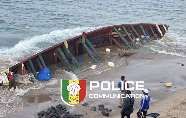 Migration irrégulière : 12 candidats interceptés après le naufrage de leur pirogue sur la Corniche Ouest