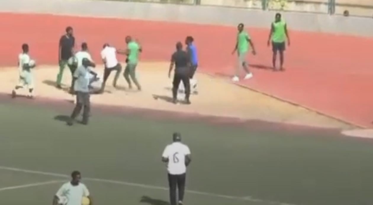 Violence au stade de Tambacounda : un dirigeant de Coton Sport poignardé lors d’un match de National 1